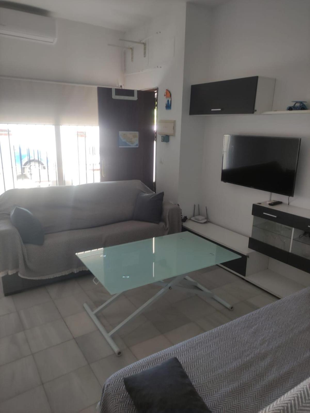 Apartamento En Planta Baja Con Vistar Al Mar โกนิล เด ลาฟรอนเตรา ภายนอก รูปภาพ
