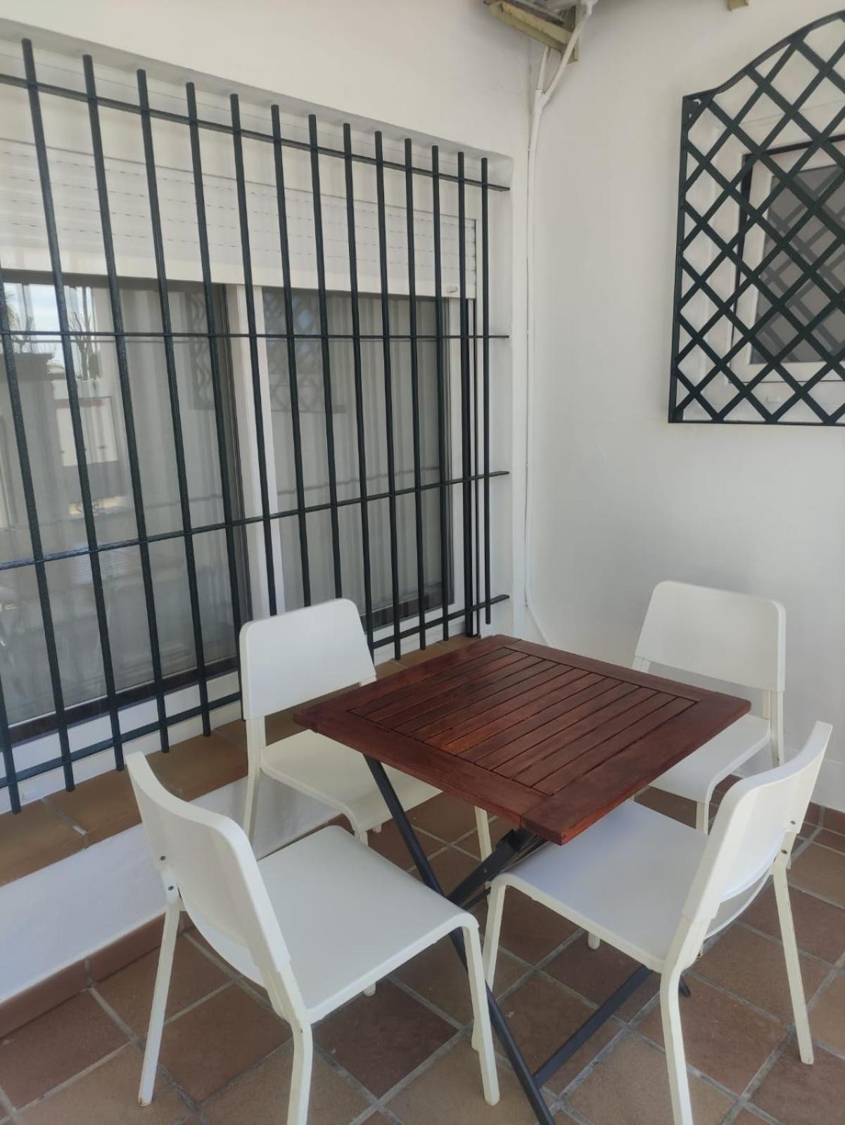 Apartamento En Planta Baja Con Vistar Al Mar โกนิล เด ลาฟรอนเตรา ภายนอก รูปภาพ